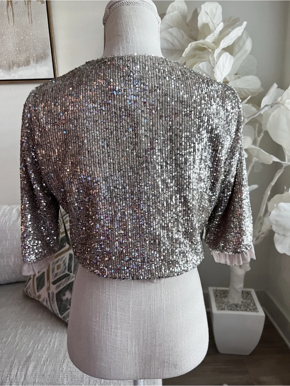 Gal Meets Glam Silver Sequin Cropped Bolero Woman’s Jacket size 4 - Picture 4 of 6